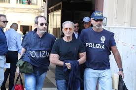 FBI bust 19 Mafia suspects in joint raids